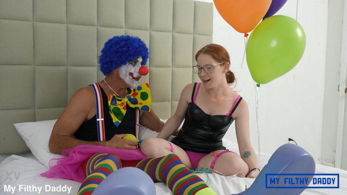 [PornBox.com / Myfilthydaddy] Amy Quinn - Kinko the Clown has a pee party with lil Amy [2023-09-27, Anal, Blowjob, Cosplay, Cumshot, Deep Throat, Doggystyle, GAG, Hardcore, Natural Tits, Pissing, Redhead, Rimming, Squirt, 1080p, SiteRip]