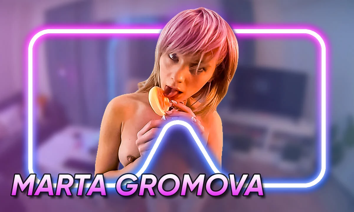 [SexLikeReal.com / Dreamcam] Marta Gromova - Do You Wanna Play With Me? (35092) [2023-11-18, Blonde, Nylon, Pantyhose, Posing, Russian Girls, Softcore, Solo, SideBySide, 2622p, SiteRip] [Oculus Rift / Vive]