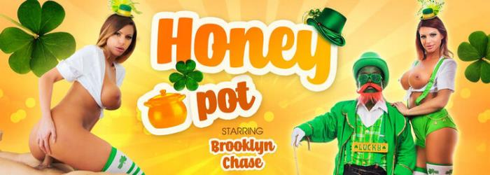 Honey Pot : Brooklyn Chase (UltraHD/2K 1920p) - VRbangers - [2024]