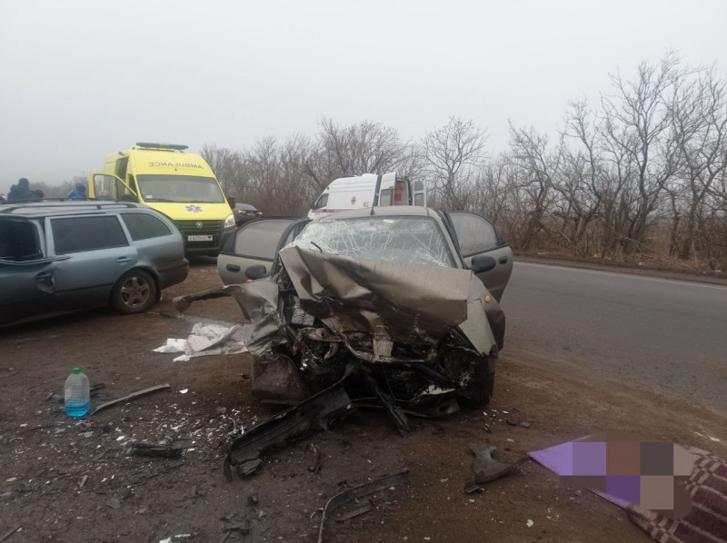 Выезд на полосу встречного движения стал причиной ДТП с тяжкими последствиями