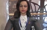 Индия отправит в космос "женщину-робота"