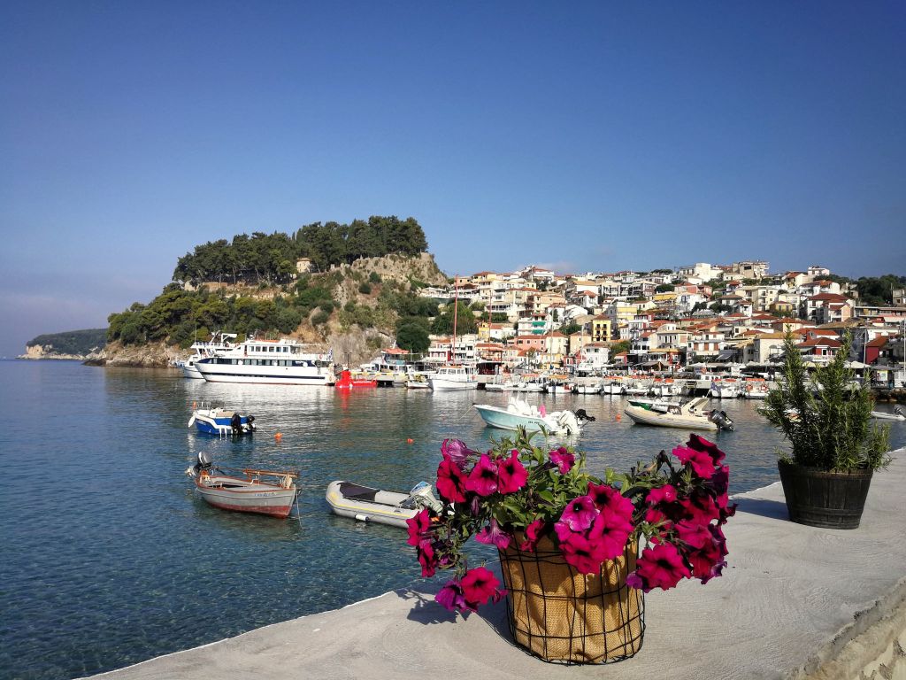 Parga      8b51ee38a97e02cc48f63e8a54c98eea