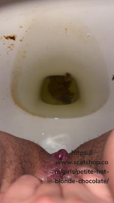 SarahWestChococlate13 – Wet and moist sounds and a prolapsed asshole! (113 MB)