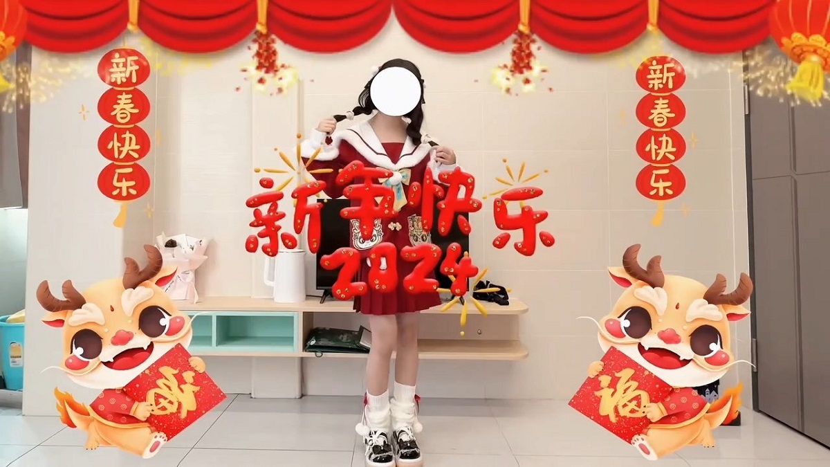 Loli Xiaonai - New Year’s First Shot of Honey - 432.5 MB