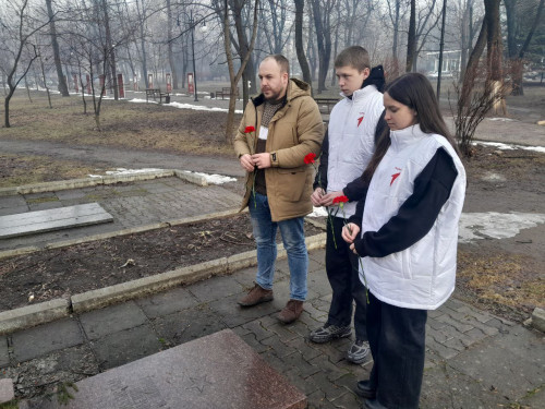 Активисты РДДМ «Движение Первых»  почтили память погибших героев-освободителей