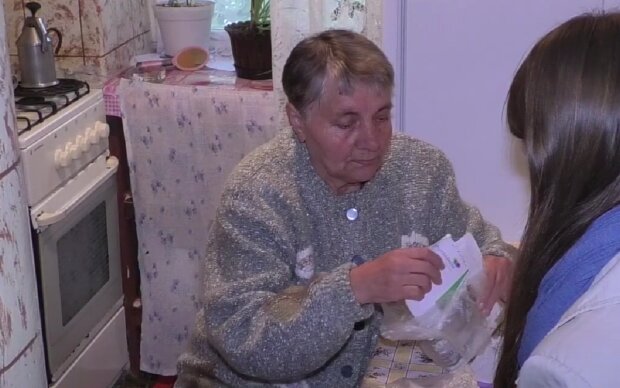 Платіжки за гарячу воду та опалення будуть забирати усю пенсію: українців попереджають про зростання тарифів