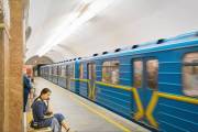 Для станций метро «Площадь Украинских Героев» и «Зверинецкая» вручную создают новые буквы (видео)