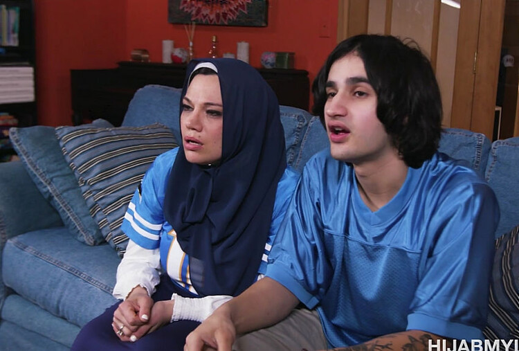 Mona Azar  Super Bowl Tradition [HijabMylfs/MYLF] 2024