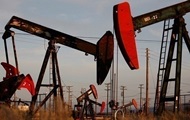 РФ начала продавать нефть Urals на четверть дороже ценового потолка - СМИ