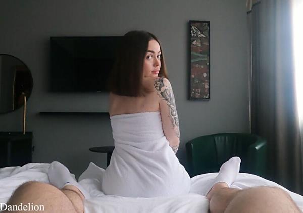 Invited a Beautiful Bitch To The Hotel And Fucked In a Tight Pussy Before Cleaning - [ModelsPorn] (FullHD 1080p)