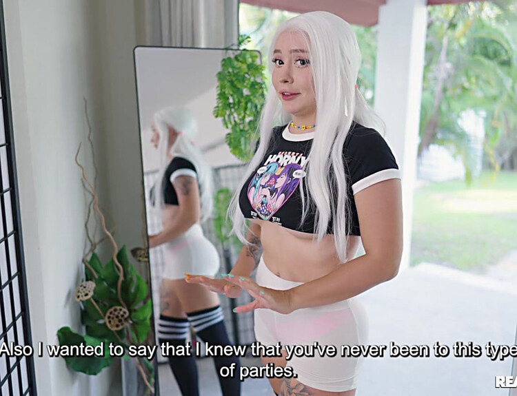 Alice Bong - Friends Who Cosplay Together Fuck Together [FullHD 1080p] 1.17 GB