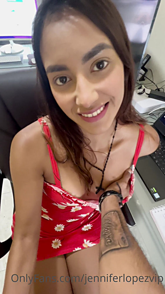 Jenniferlopezvip - Video Para Ustedes Mis Amores - [Onlyfans] (UltraHD 2K 1920p)