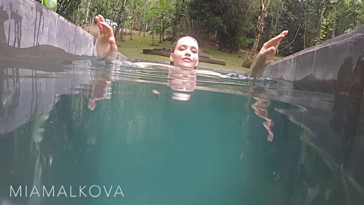 MiaMalkovaXXX: Mia Malkova - Hot Blonde Outdoor Facial In Brazil [FullHD 1080p]