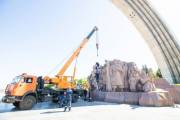 В столице начали демонтаж скульптурной композиции в честь Переяславской рады