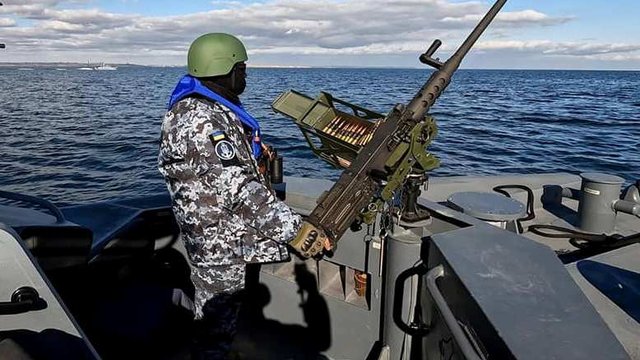 У Середземному морі РФ тримає два кораблі, один-одинехонек із них ракетоносій "Калібрів" - ВМС ЗСУ