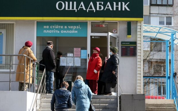 "Ощадбанк" замикає гроші українців і показує справжній "совок": "Ключі у дядька Васі"
