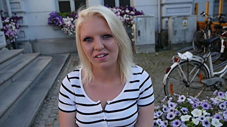 Ankes Eerste Sexfilm (VurigVlaanderen/MeidenVanHolland) HD 720p