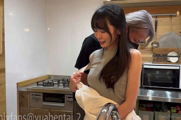 OnlyFans: Yuahentai : The Little Cook (FullHD) - 2024