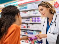 НСЗУ: довгостроковий період для договорів з аптечними закладами
