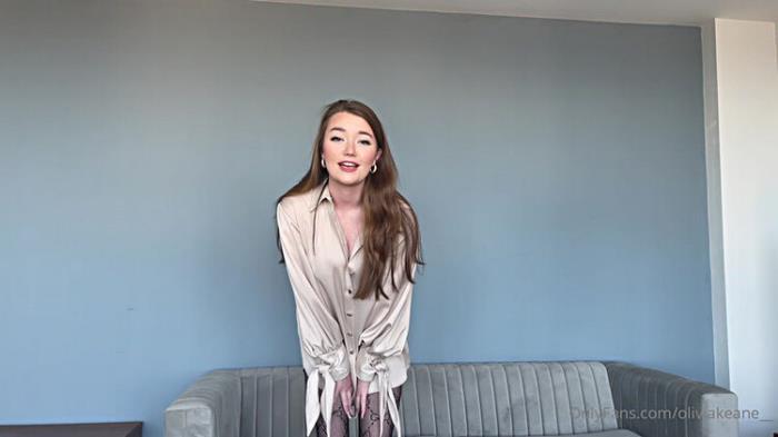 Onlyfans: Olivia Keane - Forgot Skirt And Was Called Into Horny Boss Office Thinking Knees Quick {FullHD}