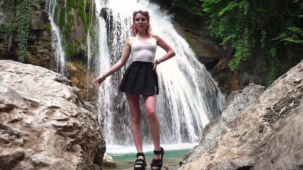 Pornhub: Sex Date at the Waterfall Ended with Blowjob in Public NASHIDNI (FullHD) - 2024