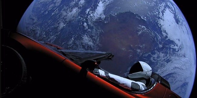 Шість років тому Ілон Маск запустив у космос Tesla Roadster