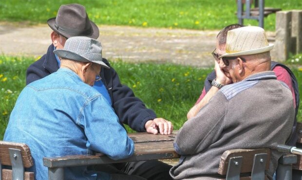 Стареньких можна забезпечити безкоштовно: як отримати доступ до будинку літніх людей