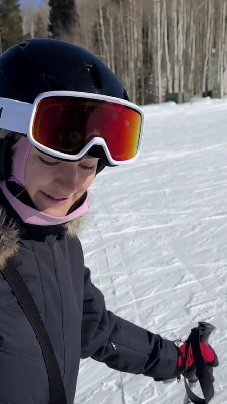 Eva Elfie : Creampie In Snow Mountains