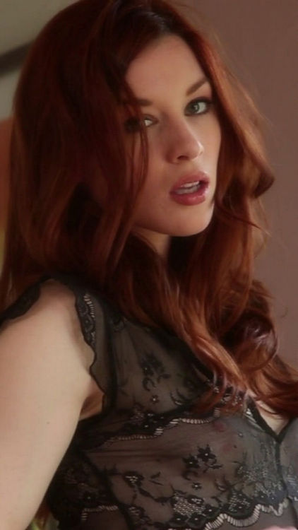 Stoya : Black Lingerie [Babes] (HD 720p)