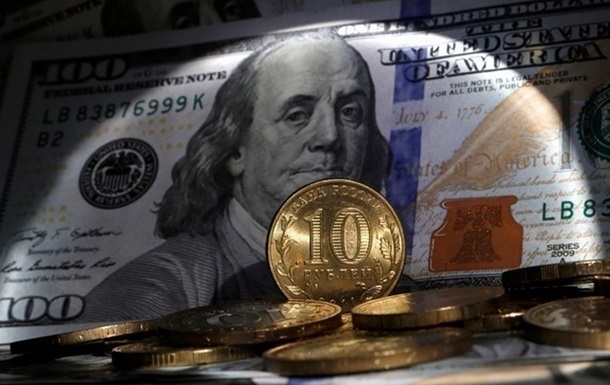 Московская биржа принудительно конвертирует доллары и евро в рубли