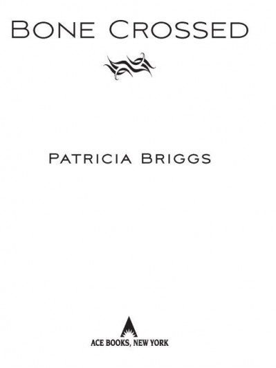 Bone Crossed - Patricia Briggs 124ac33b8fb5bee7e7a8b89b6aa8537f