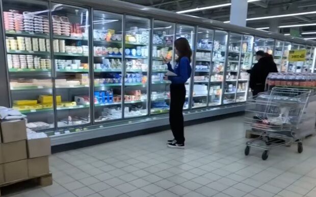 Половину зарплати на їжу: експерт пояснив, чому звичні продукти стають розкішшю