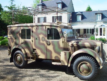 Horch 901 Funkwagen Kfz.17 -radio FU 11 SE 100 Walk Around