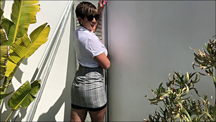 Hannah Brooks - SLUTTY ESTATE AGENT VILLA FUCK XXX