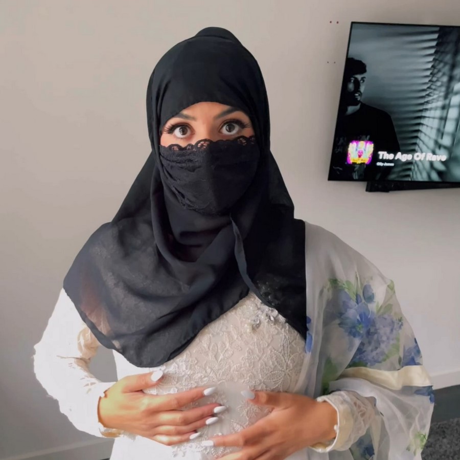 Aaliyah Yasin Muslim Woman In Hijab Is Ready To Fuck