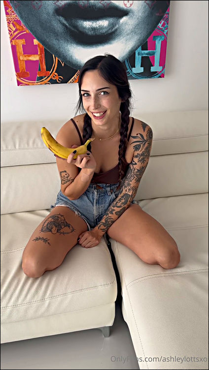 Ashleylottsxo  Ashley Lotts  Ustonedtoesxo - [Onlyfans] (UltraHD 2K 1920p)