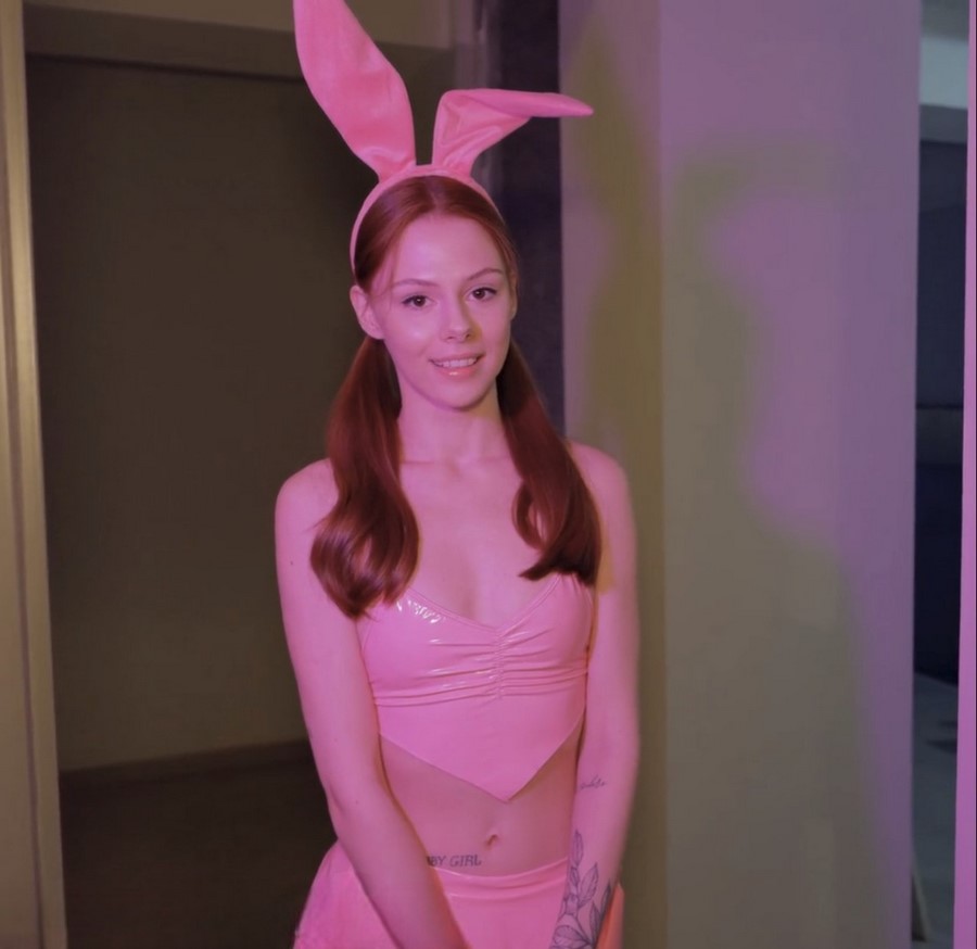 Arina Fox Fuck Neighbor Girl In A Sexy Pink Bunny Costume