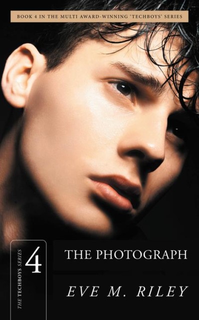 The Photograph: A contemporary MM romance by award-winning author - Eve M. Riley C4a5fd5ba03cb8a271af3629648b45a0