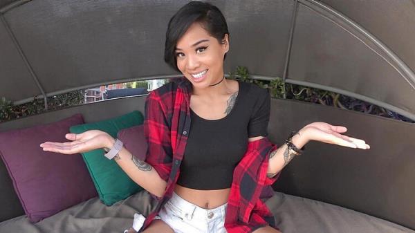 Horny Ebony Teen Honey Gold Is The Main Attraction At The Wax Museum [FullHD 1080p] 2024