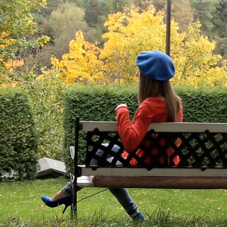 Anjelica - Sex With A Beautiful Young French Girl In The Park (FullHD/1.57 GB)