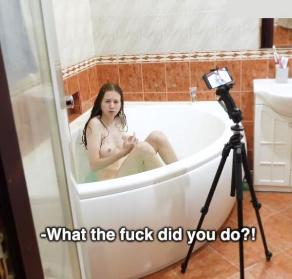 Caught Stepsister  In The Bathroom Filming A Strange Video  (FullHD)