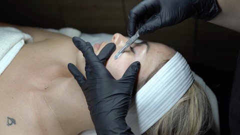 Essential Dermaplaning Training For Skincare Professionals