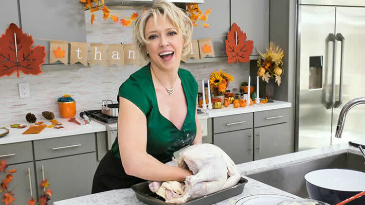 Dee Williams : Stuffing Her Thanksgiving Pussy