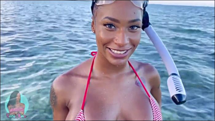 Sarai Minx Ebony Getting Cumshot On Public Beach