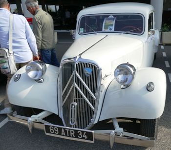 Citroen Traction Avant 11C Commerciale (1954) Walk Around