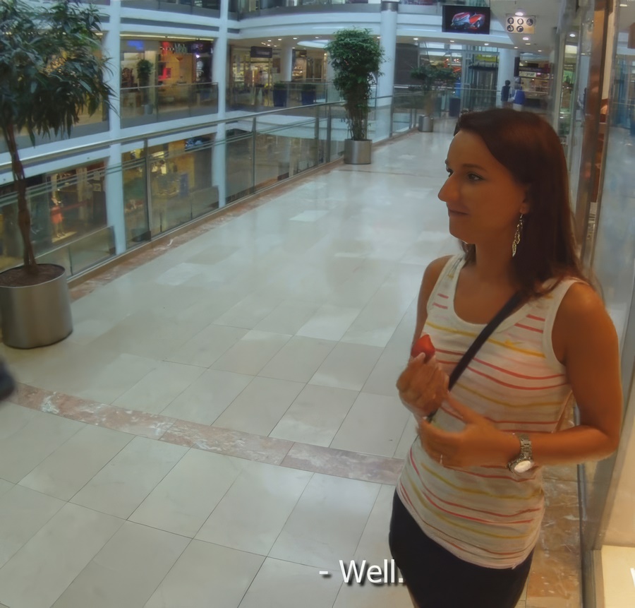 Promesita Picked Up And Fucked A Girl In A Shopping Mall