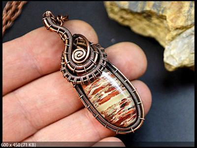 Кулон из проволоки в технике wire wrap 6924da3425684e1fbaef667e1758ba12